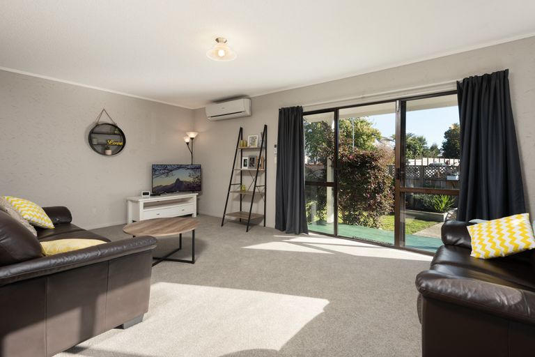 Photo of property in 14 College Place, Poike, Tauranga, 3112
