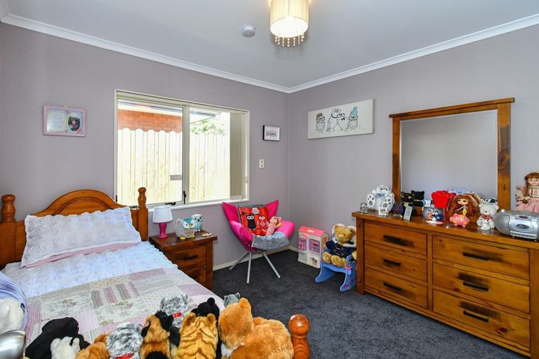 Photo of property in 6 Emmerdale Avenue, Papakura, 2110