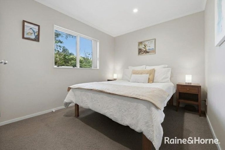 Photo of property in 18 Nirmal Place, Sunnyvale, Auckland, 0612