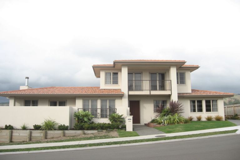 Photo of property in 136 Renown Road, Raumati South, Paraparaumu, 5032