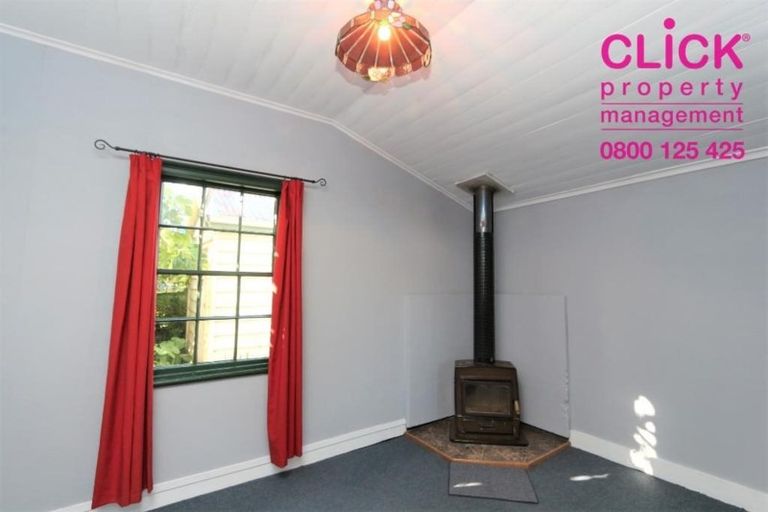 Photo of property in 6 Railway Lane, Outram, 9019