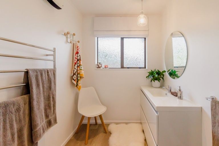 Photo of property in 7b Awanui Drive, Waikanae, 5036