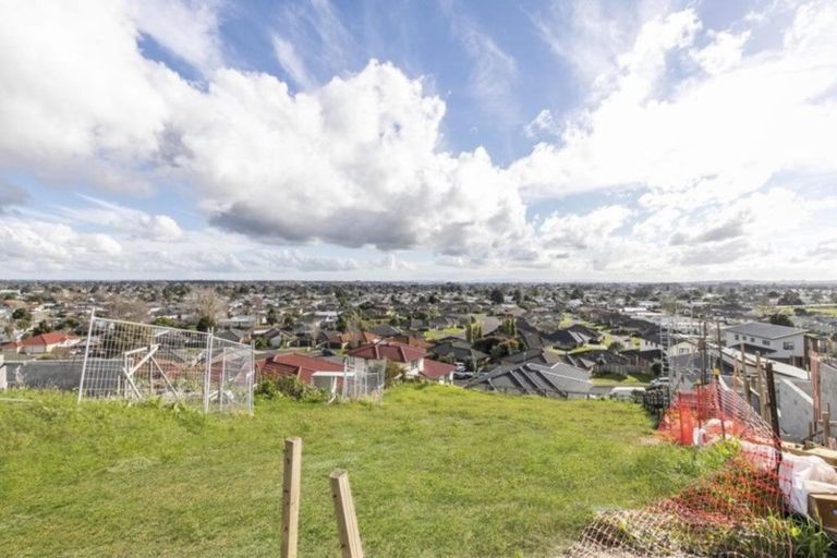 Photo of property in 43 Kirikiri Drive, Papakura, 2110
