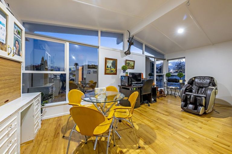 Photo of property in 77 Beeston Crescent, Manurewa, Auckland, 2102