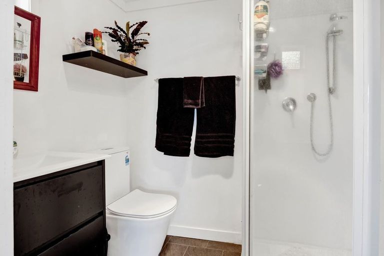 Photo of property in 231 Glover Road, Hawera, 4610