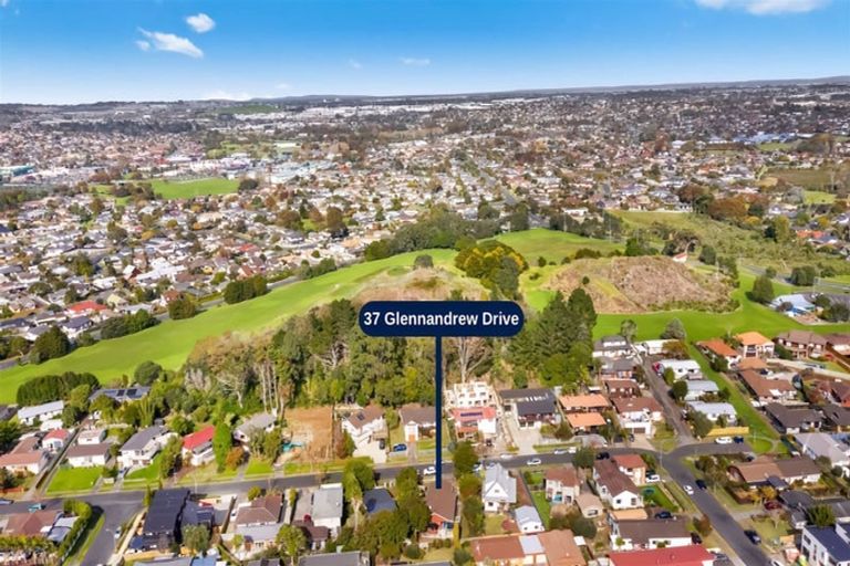 Photo of property in 37 Glennandrew Drive, Half Moon Bay, Auckland, 2012