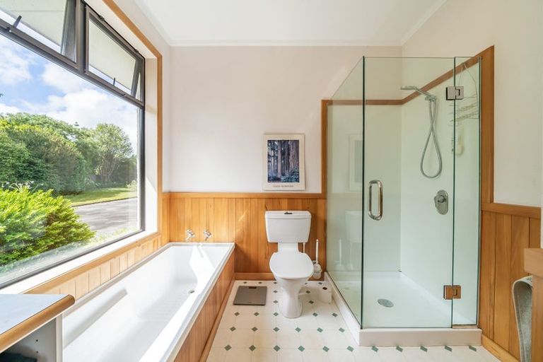 Photo of property in 298b Paekakariki Hill Road, Paekakariki Hill, Porirua, 5381