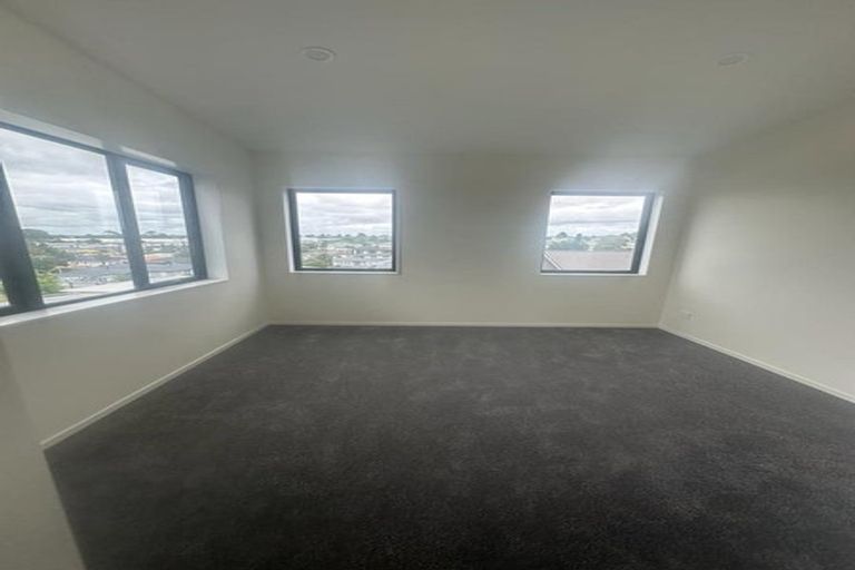 Photo of property in 309 Great South Road, Manurewa, Auckland, 2102