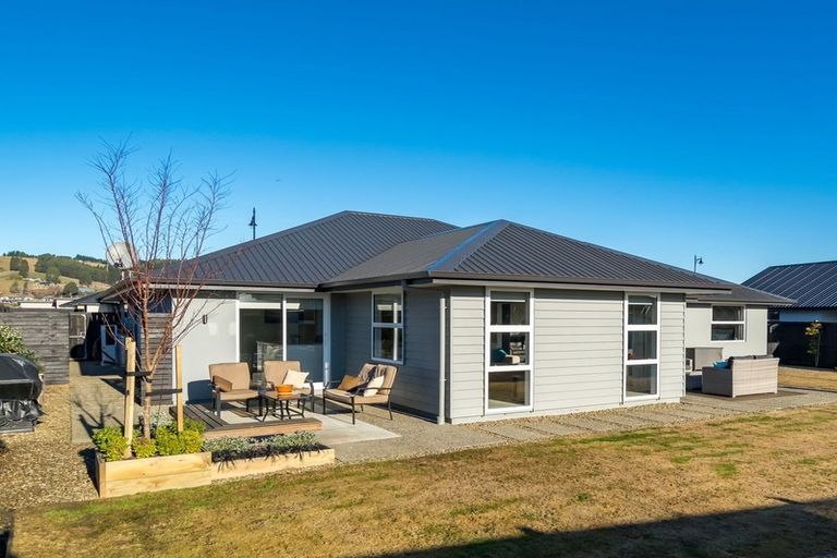 Photo of property in 27 Ben Lomond Drive, Mosgiel, 9024