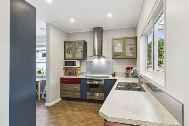 Photo of property in 89 Tauhinu Road, Miramar, Wellington, 6022