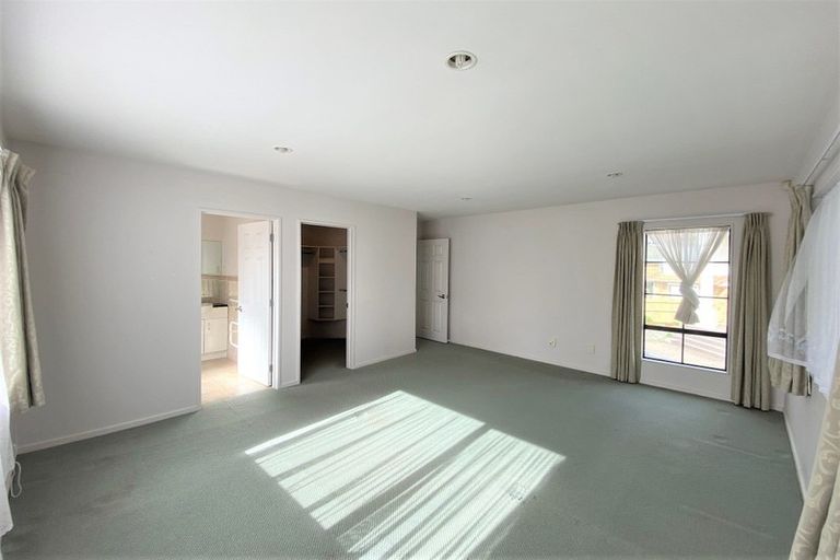 Photo of property in 102b Meadowland Drive, Somerville, Auckland, 2014