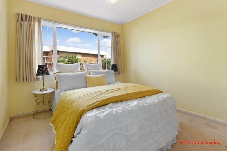Photo of property in 1 Holly Way, Sunnyhills, Auckland, 2010