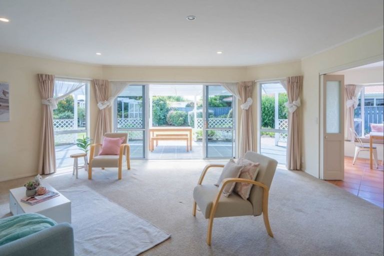 Photo of property in 137 Langdale Avenue, Paraparaumu, 5032