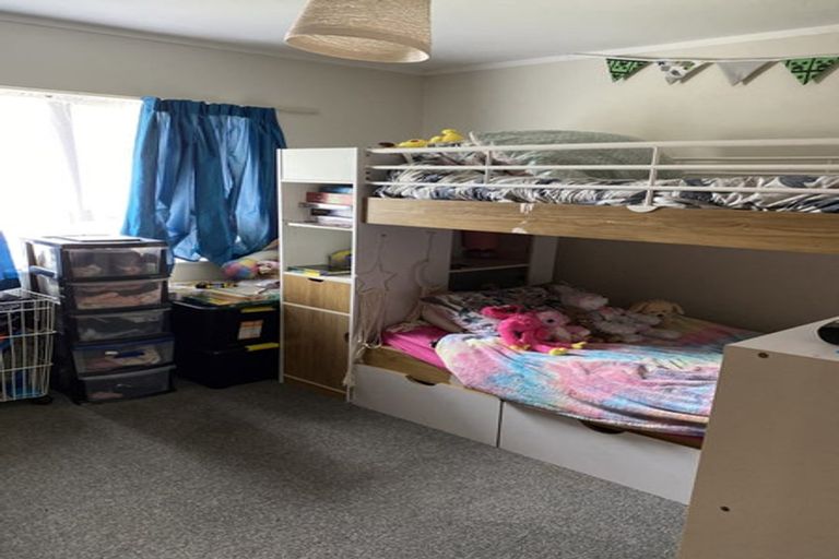 Photo of property in 72 Aorangi Road, Paraparaumu, 5032