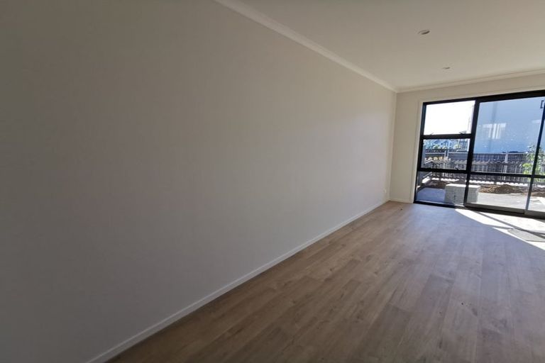 Photo of property in 46 Walter Merton Road, Hobsonville, Auckland, 0616