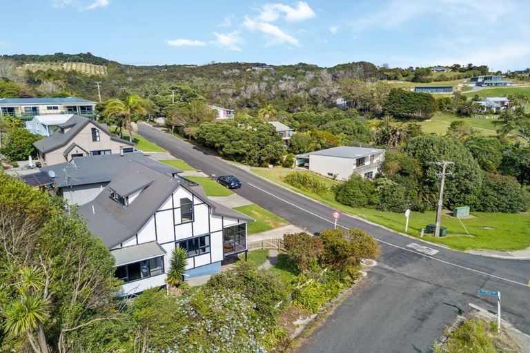 Photo of property in 2 Seaview Road, Cable Bay, 0420