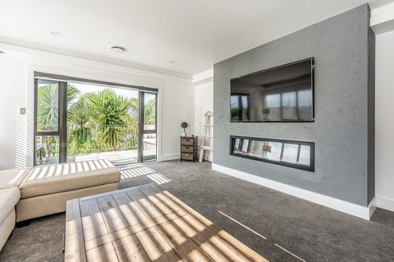 Photo of property in 353 Gulf Harbour Drive, Gulf Harbour, Whangaparaoa, 0930