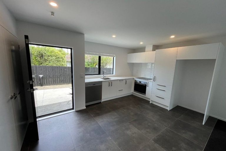 Photo of property in 2/110 Kervil Avenue, Te Atatu Peninsula, Auckland, 0610