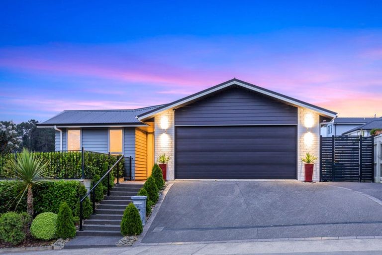 Photo of property in 5 Margaret Shields Avenue, Aotea, Porirua, 5024