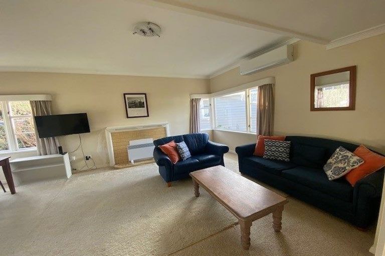 Photo of property in 6a Sefton Street, Wadestown, Wellington, 6012