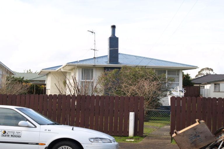 Photo of property in 16 Burbridge Road, Favona, Auckland, 2024