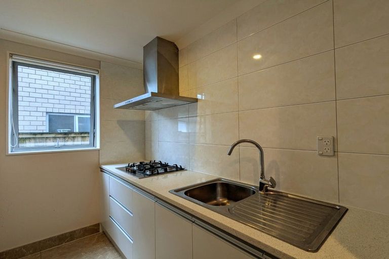 Photo of property in 16 Kira Road, Flat Bush, Auckland, 2016