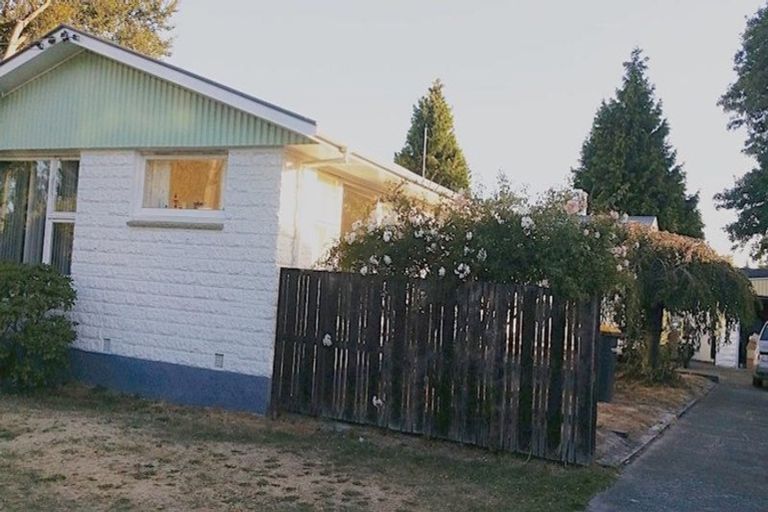 Photo of property in 21 Woodbury Street, Avonhead, Christchurch, 8042