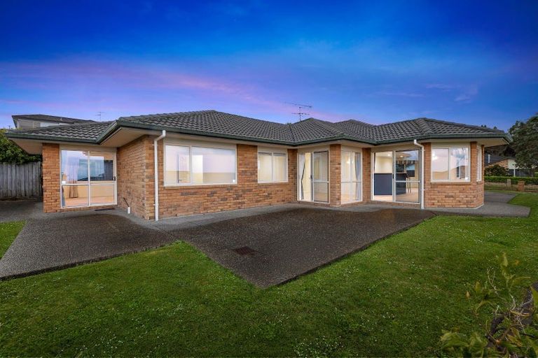Photo of property in 6 The Ritz, Orewa, 0931
