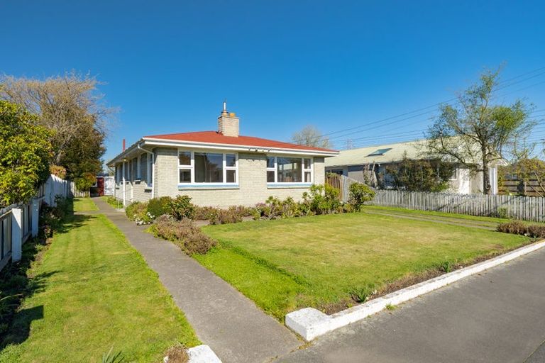 Photo of property in 25 Cranbrook Avenue, Burnside, Christchurch, 8053