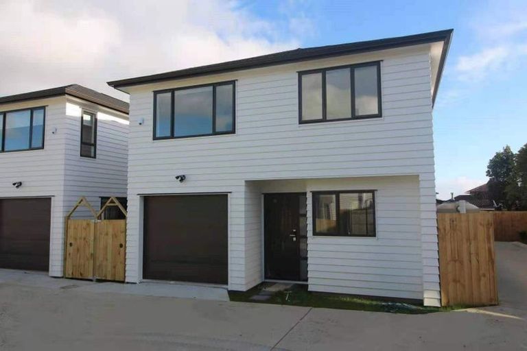 Photo of property in 7b Gulf Crest, Bucklands Beach, Auckland, 2012