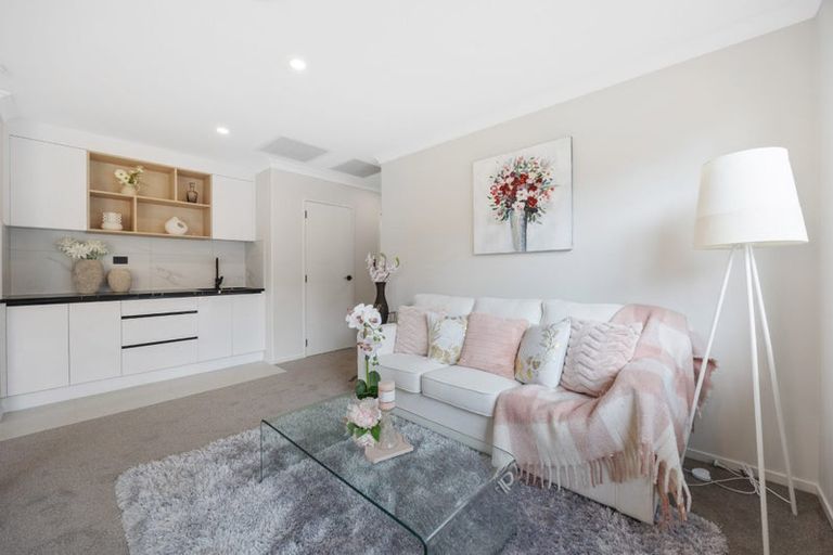 Photo of property in 2f Hughs Way, Flat Bush, Auckland, 2019
