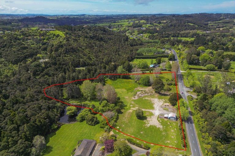 Photo of property in 52 Robinson Road, Coatesville, 0793