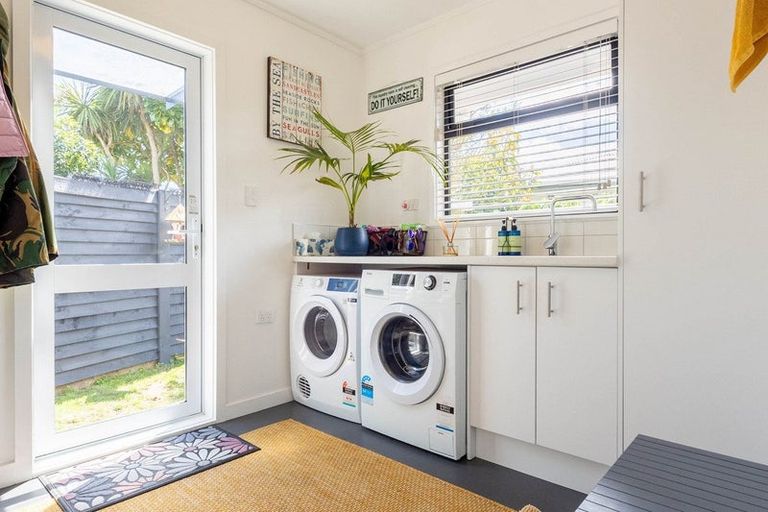 Photo of property in 127 Tilley Road, Paekakariki, 5034