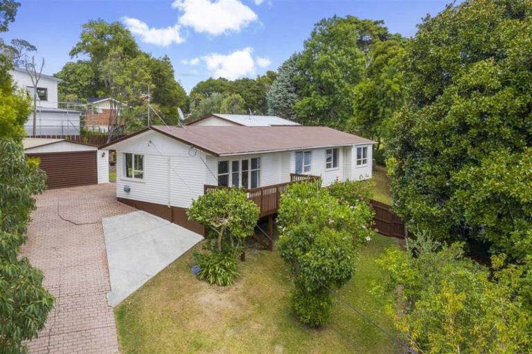 Photo of property in 29 Cron Avenue, Te Atatu South, Auckland, 0610