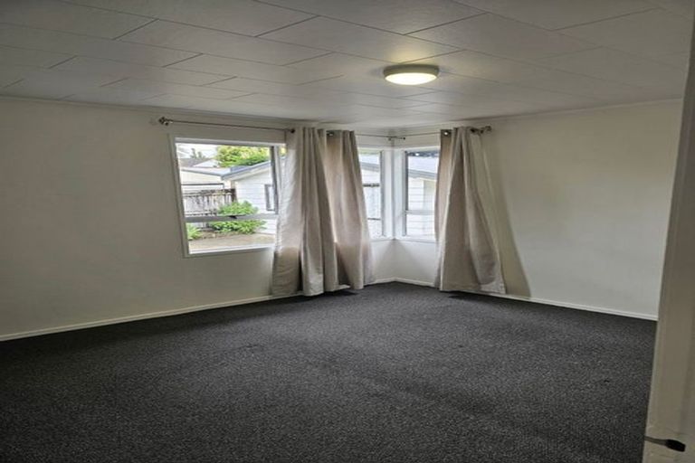 Photo of property in 71 Casuarina Road, Half Moon Bay, Auckland, 2012