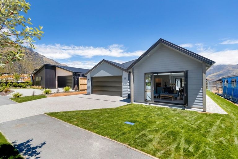 Photo of property in 21 Bannister Street, Jacks Point, Queenstown, 9371