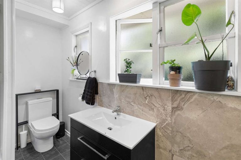 Photo of property in 979 Fergusson Drive, Ebdentown, Upper Hutt, 5018