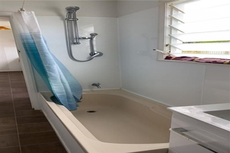 Photo of property in 5a1-5 Waerenga Road, Otaki, 5512