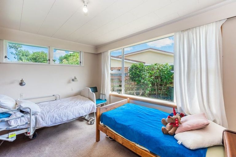 Photo of property in 1 Matipo Street, Waikanae, 5036