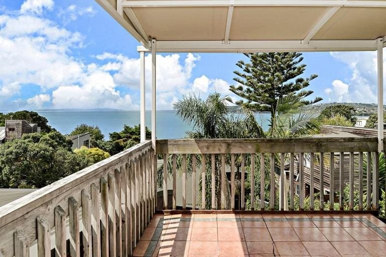 Photo of property in 15b Melandra Road, Stanmore Bay, Whangaparaoa, 0932
