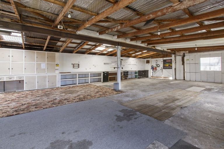 Photo of property in 60 Timaru Road, Waimate, 7924