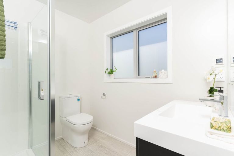 Photo of property in 9 Pine Hill Rise, Glenside, Wellington, 6037