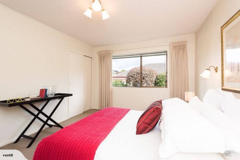 Photo of property in 27 Parkvale Road, Karori, Wellington, 6012