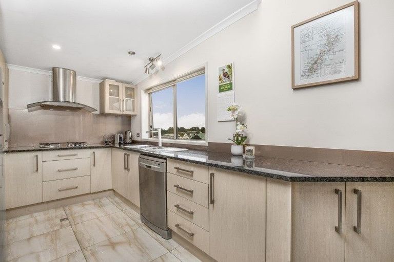 Photo of property in 12-14 Clevedon Road, Papakura, 2110