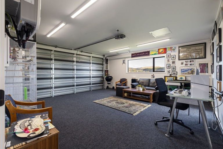 Photo of property in 3 Lealands Lane, Aokautere, Palmerston North, 4471