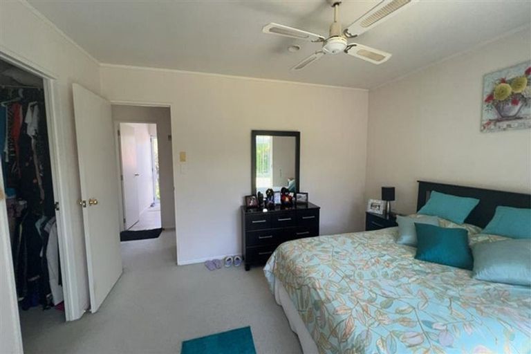 Photo of property in 123 Golfland Drive, Golflands, Auckland, 2013