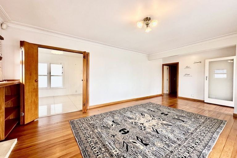 Photo of property in 19 Fairlea Road, Te Atatu South, Auckland, 0610