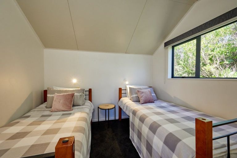 Photo of property in 17 Kotare Place, South Bay, Kaikoura, 7300