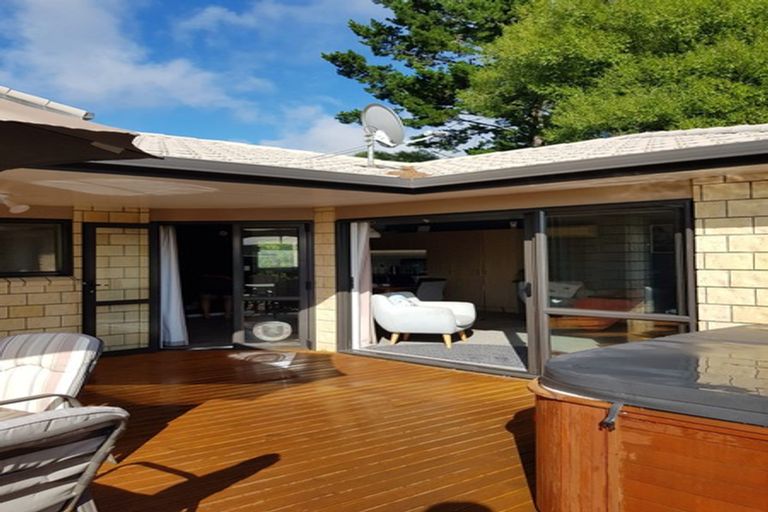 Photo of property in 10/64 Kawaha Point Road, Kawaha Point, Rotorua, 3010