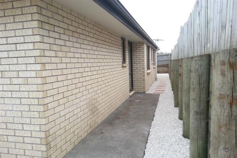 Photo of property in 37 Bellville Drive, Clendon Park, Auckland, 2103